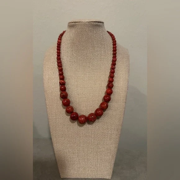 Red coral graduated bead necklace by Jay King - Picture 2 of 14